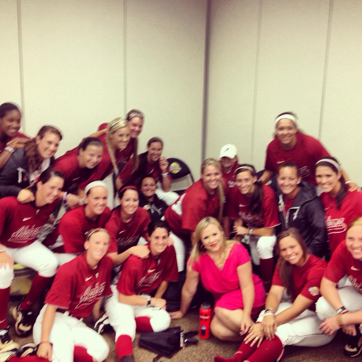 jtraina33's tweet image. Best rain delay activities...and go🙋‍♀️...#2012 #pluckingeyebrows 😂🥎 @sportsiren @AlabamaSB