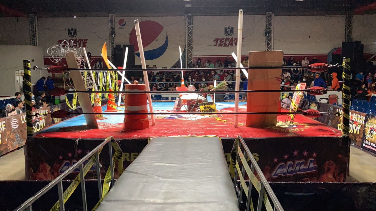 rderudolucha's tweet photo. Ya estamos en #LuchaBoom y parece, parece... Que se va a poner intenso 😳😳

#somosluchalibre

@MauRebollo21 https://t.co/SOTSLbh6If
