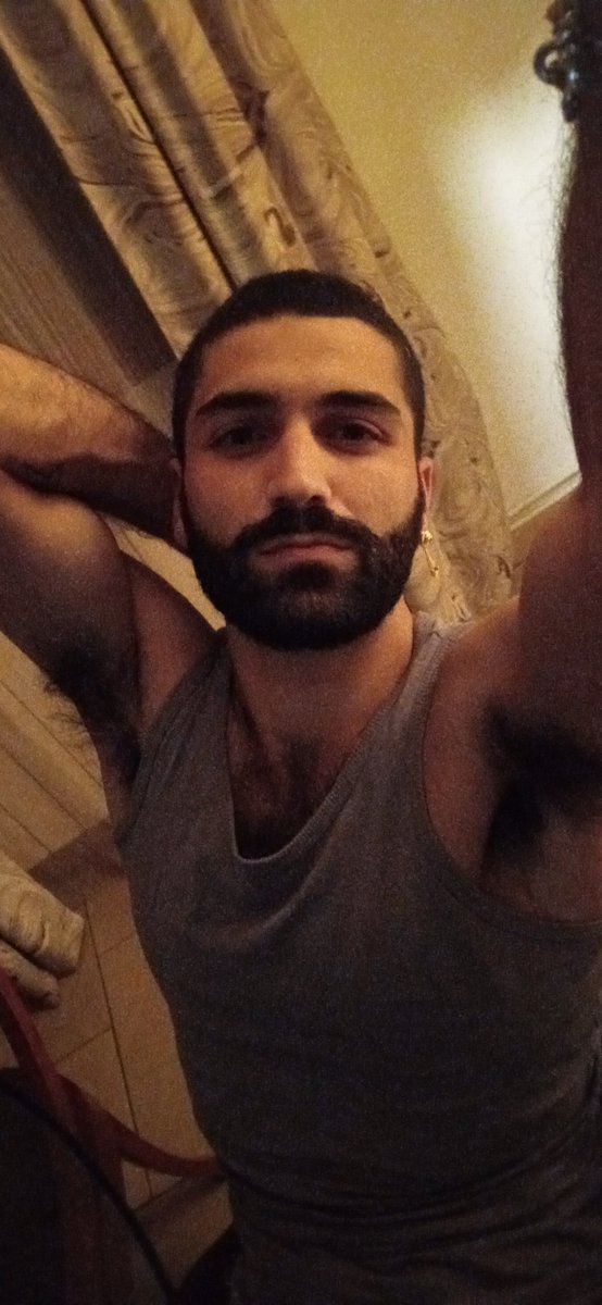 MisterEstramil's tweet photo. Debería irme a dormir...
#coruña #spanish #beard #bear https://t.co/Gtg2bo3BNB