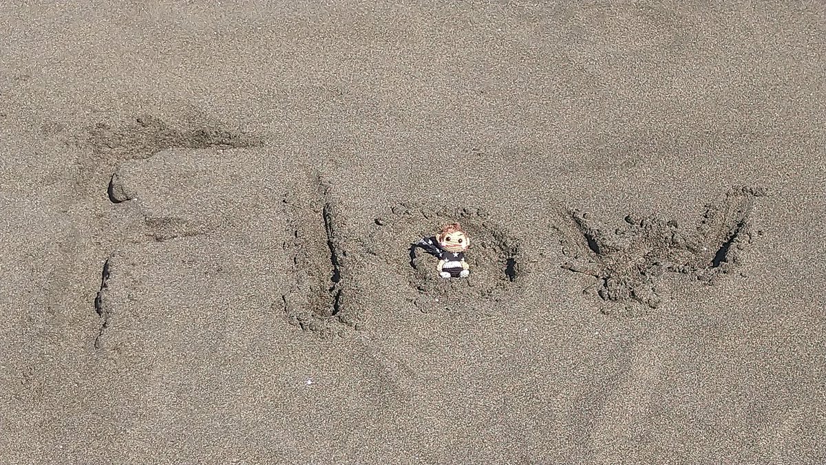 25smacorin's tweet photo. きょ〜も いいてんきぃ〜🤩⛱️
てことで、昨日しごかれたので、今日は倍返しだ😎👍🏐
スマバッグはポプスマね(^_-)-☆
なぜ、編みたっきゅんが一緒なのか?
それは後ほどね📻
すなもじFlow
#あzuみmap
#編み編みくん
#編みたっきゅん
#SMAP #POPUPSMAP
#Flow https://t.co/ghvuGjPMnc