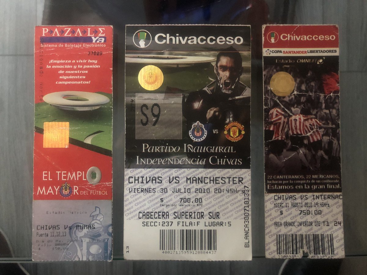 Encontré en casa de mi mamá estos boletos 🎫! De un Chivas vs Pumas que fue la primera vez que viaje a Guadalajara a ver al Rebaño en el Jalisco en 2005. De la inauguración del Omnilife y de la final de Libertadores 🥲 Grandes recuerdos.