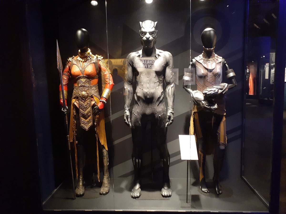 It's more than a costume.
The measurements are close to my own, so I could wear it without much alteration.
Standing before it, in some uncanny way, I could feel the presence of the late Chadwick Boseman.
A powerful, unforgettable moment.
#MarvelMuseumAdventure #ComicsReadMe https://t.co/Py5dCvYCvF