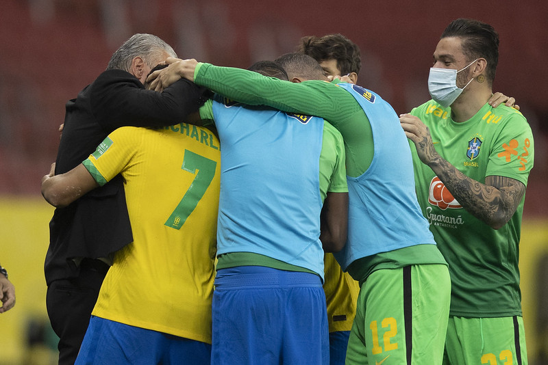 correio's tweet photo. Jogadores da Seleção Brasileira preparam manifesto contra Copa América
https://t.co/JT5EXA9NpY https://t.co/SlMkPXe2y1