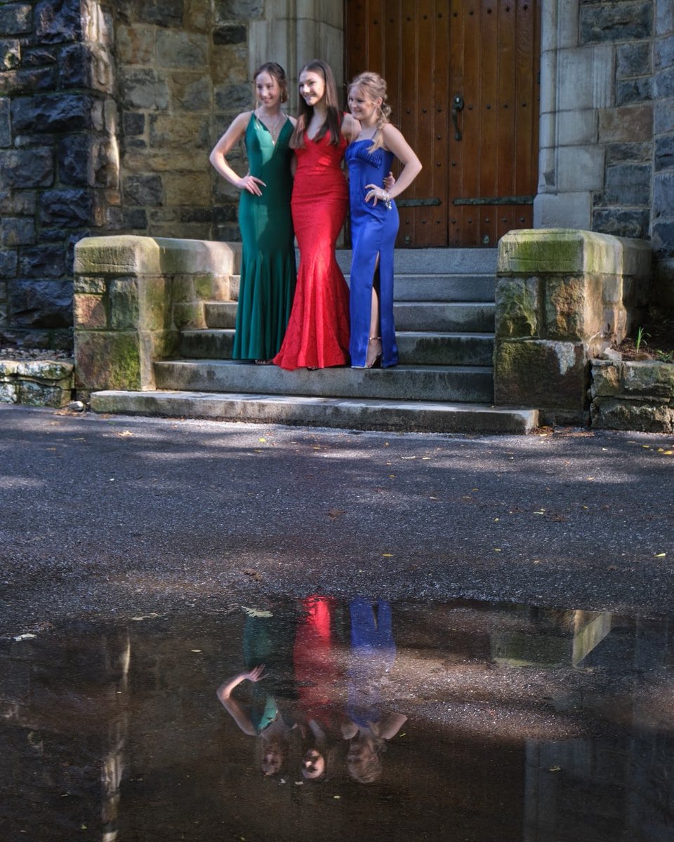 I did a reflection experiment last night while taking my daughter's prom pics. Not a great shot, but interesting nonetheless. #fujifilm_xseries #promphotography #photography #amateurphotography