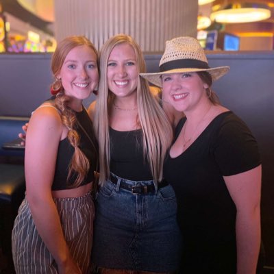 ma_westbrook's tweet photo. Girlfriends in Vegas🤩 #NewProfilePic https://t.co/EYF2NnZP8r