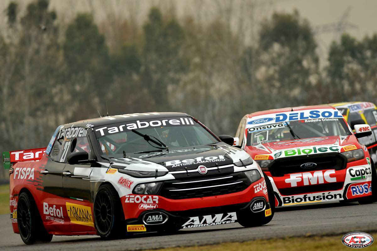 rossi_gaston's tweet photo. Nos perjudicó no poder comprar gomas de lluvia nuevas por falta de presupuesto y terminamos llegando al final con las telas. Así y todo hicimos una gran carrera y nos vamos p2 en el campeonato. Gracias @equipoOCTANOS y sponsors #Befol #Fispa #ArkanaMuebles https://t.co/2dfWsTtdSS