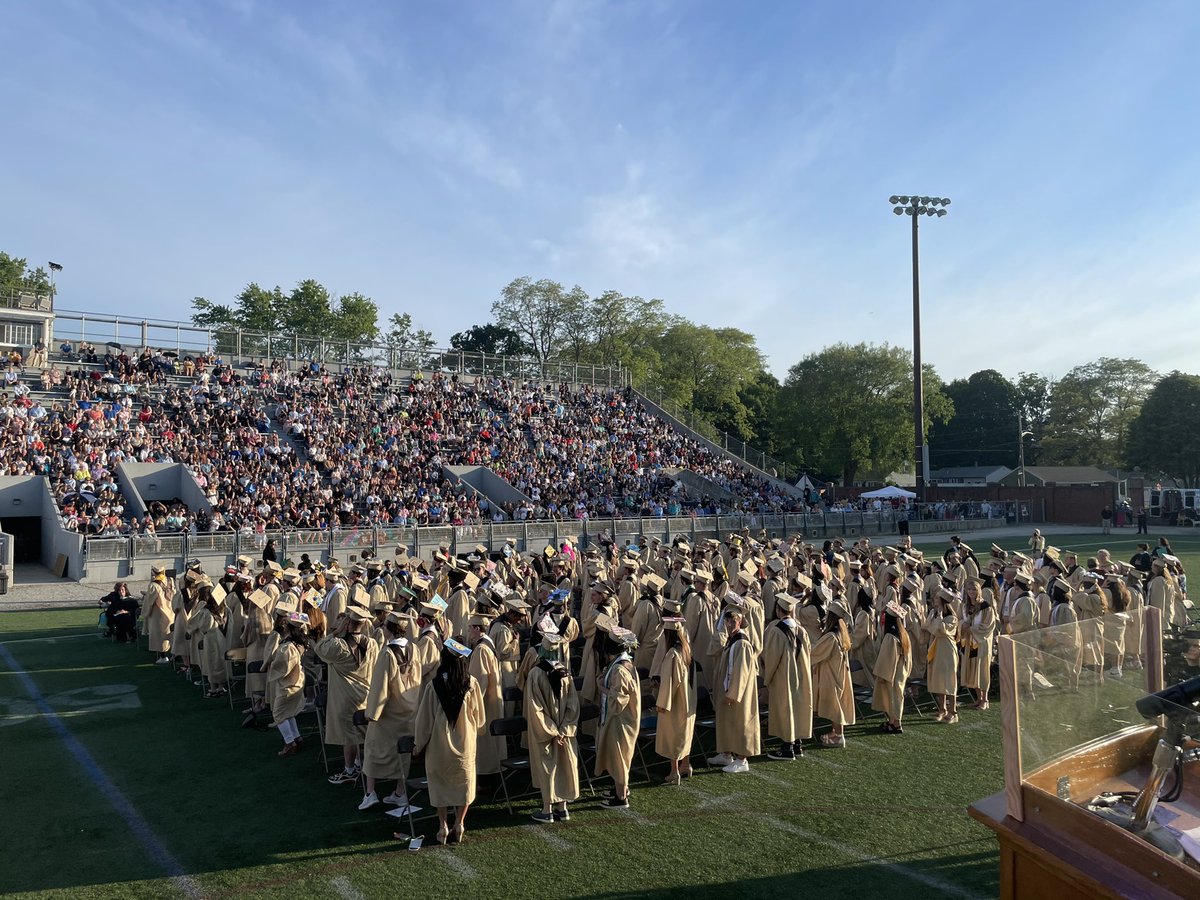 Glenn Burns tweet media