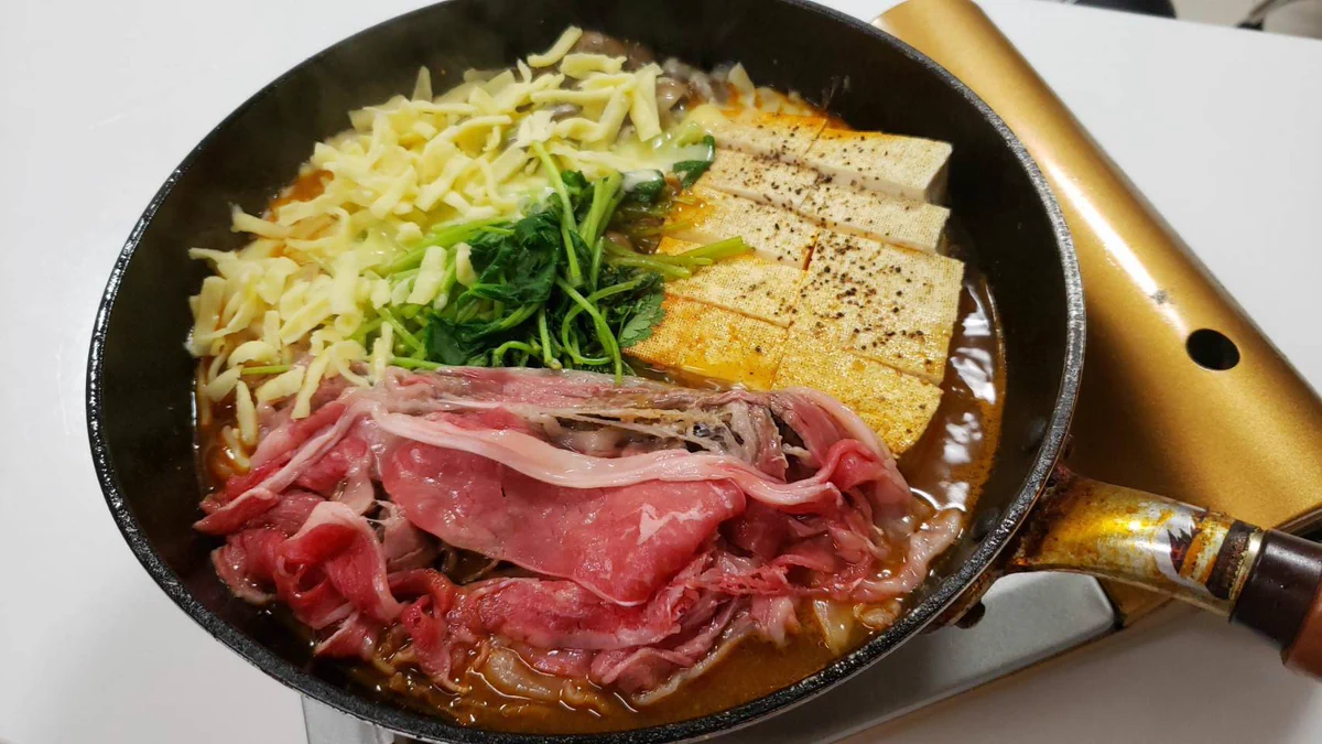 話題のピザすきやきがレシピ化！トマト＆チーズが入ったすき焼きという新感覚料理に大注目！