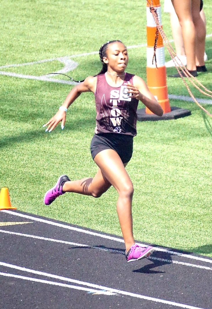 SMFSchools's tweet photo. ALL OHIO!!!
Freshman Jayla Atkinson finishes 3rd at the state track and field meet in the 800m at Hilliard Darby with a time of 2:11.69!! #Congratulations #SMFSpeed #BulldogPrideStateWide https://t.co/8AkTs5XPcJ