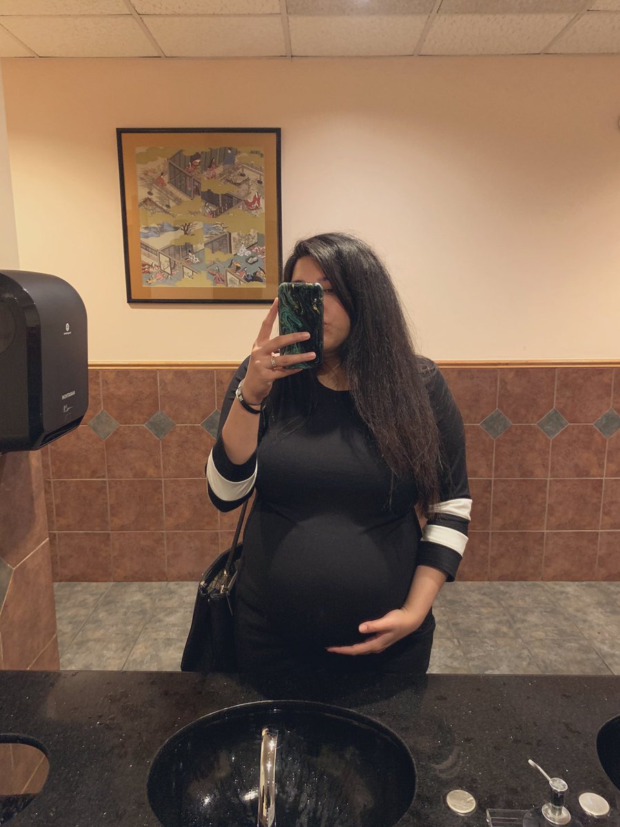 reenieboo_'s tweet image. 33 weeks today♥️ I don’t know how I can get bigger than this 😭 #7weeksleft