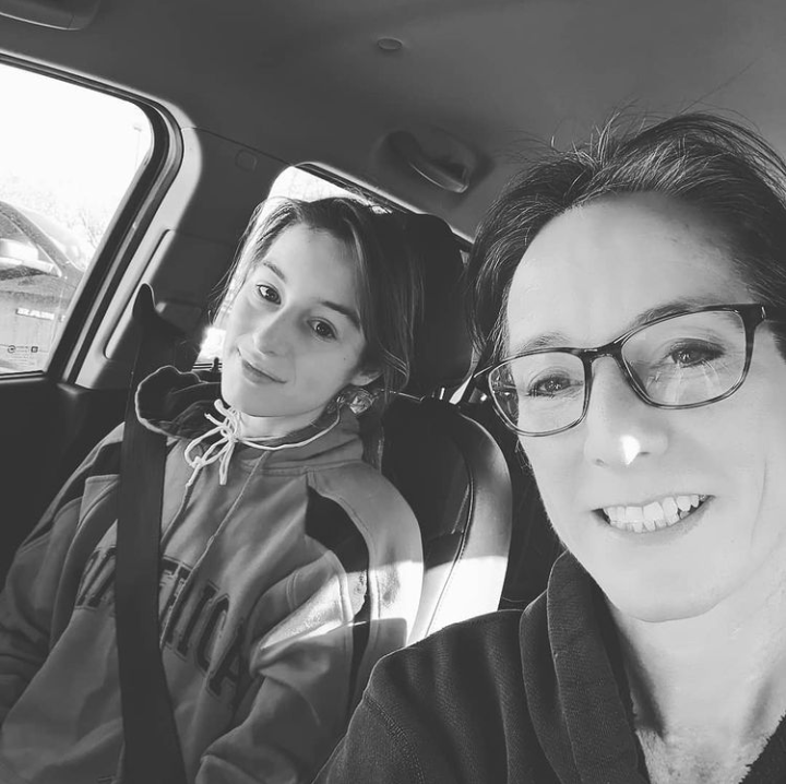 We all have that 1 clown friend that we call onto when we are in need a good laugh 🥰👅
thanks to me and @AllyBear0516 , <a href="/dorkyboxx/">Loon the Lizard🎈✨🦎</a> goes to sleep each night with a sense of credit knowing her clown mission is complete 🍿🙂
and we couldn't be more happier 😊😉