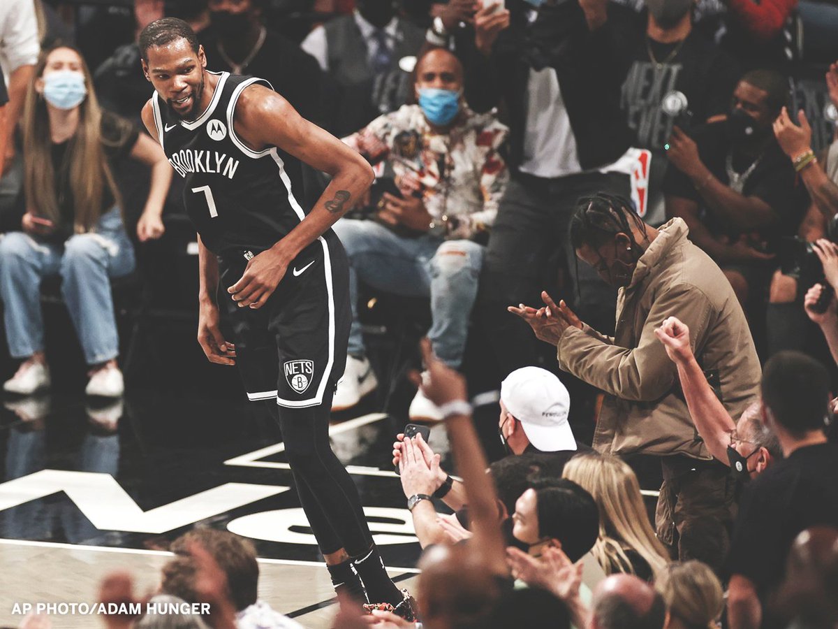 espn's tweet photo. KD had Travis Scott out of his seat 👏

@KDTrey5 | @trvisXX https://t.co/at8ZTcbfyS