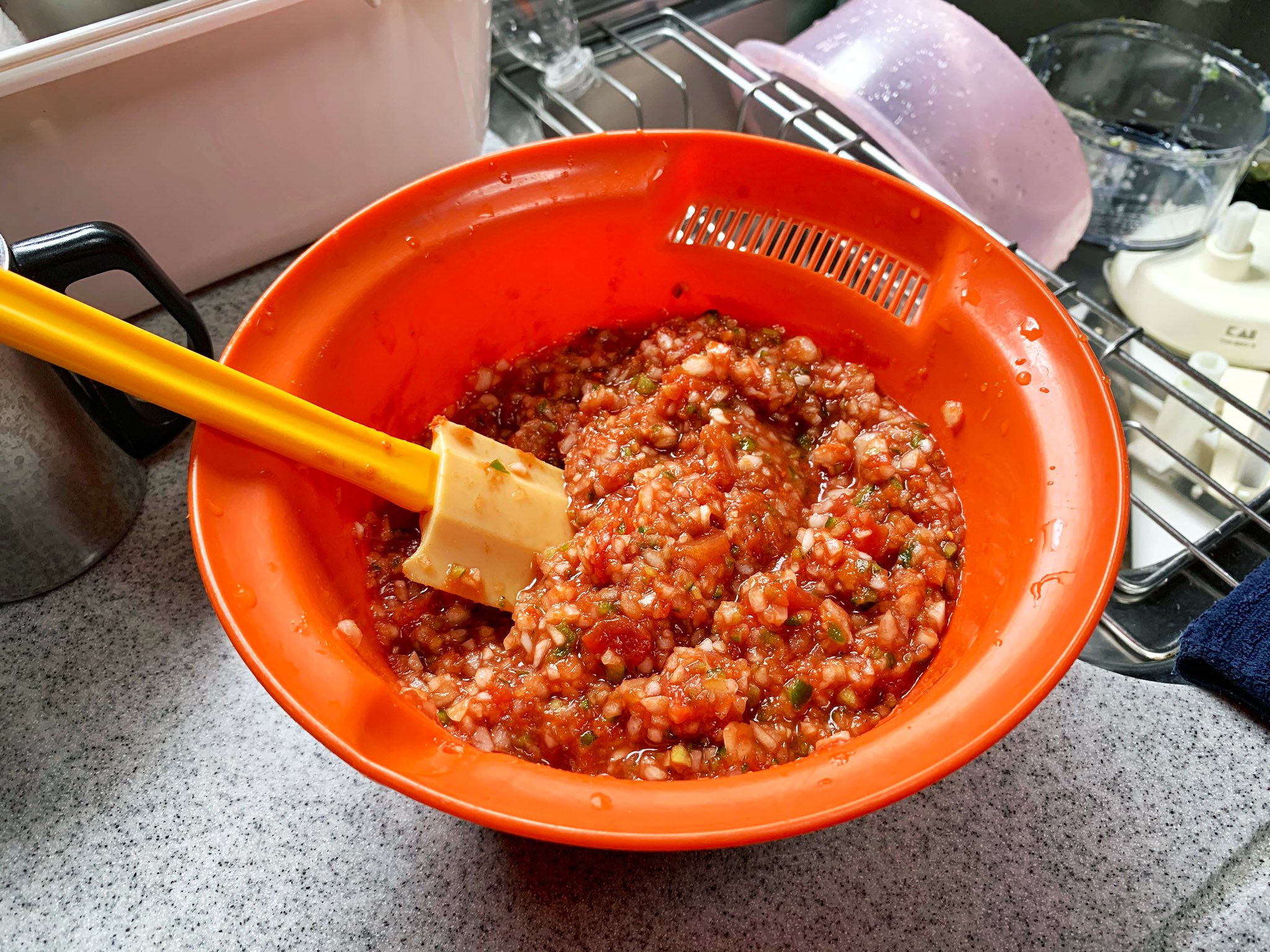 ザン ウー 今日も朝からサルサソースの仕込み トマトはカルディのトマト缶が一番 T Co Euqvxgcexk Twitter