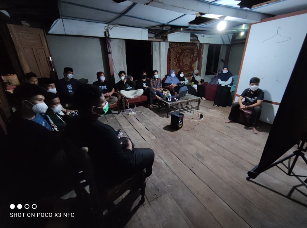 PC_Takalar's tweet photo. Alhamdulillah. Pelaksanaan Nobar The End Game sukses dilaksanakan oleh Pimpinan Cabang Pemuda Muslimin Indonesia Kabupaten Takalar, 5/6/2021. Sangat banyak hikmah yang dapat dipetik dalam film dokumenter produksi @kpk_endgame. 
@McTutu @rustambostan @syah_ar_albani @KPK_RI https://t.co/ccLedY8FIe