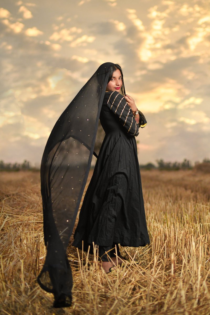 expressionswala's tweet image. The sky is the limit.

Shot on #Nikon D850+50mm
With #Godox v860ii with @magnetmod 

For more works
Behance - behance.net/expressionswala
Pexels - pexels.com/@expressionswa… 

#expressionswala @voguemagazine @ELLEmagazine @VOGUEIndia  @GodoxPhoto #godoxcontest2021 #fashion #portraits