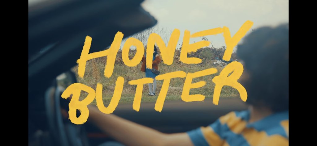 JakkritTomTom's tweet photo. ชวนฟังเพลงสากลผลงานศิลปินไทยครับ นี่คือเพลง honey butter โดยน้องแดน @danielrynnnnn เพลงดี เอ็มวีเด็ด การนำเสนอน่าสนใจ พังกำแพงของสังคมหลายอย่างเลยนะ #honeybutter https://t.co/E2jLNuM6lQ