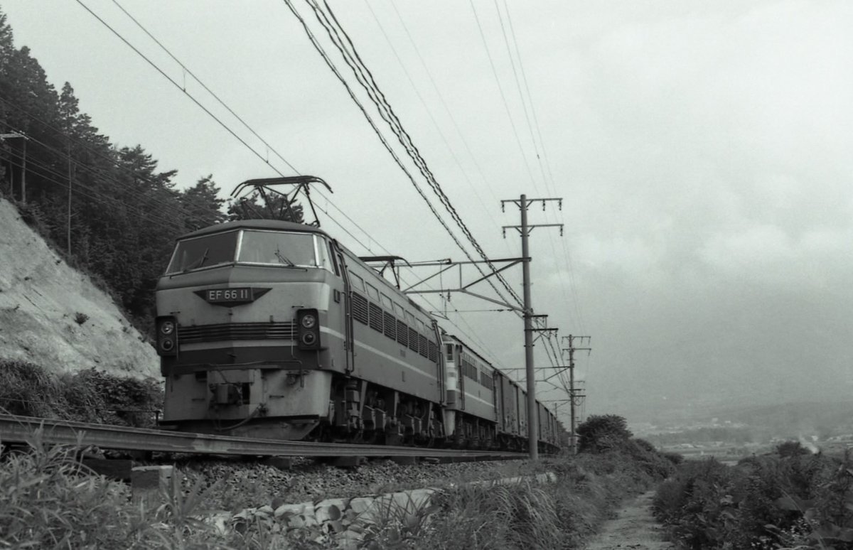 expresstokiwa's tweet photo. #EF66の日
#ロクロクの日 

ヒサシ無しのオリジナルスタイル(その2)

#EF66901 #EF661 #EF6611 #EF6620 https://t.co/6CMbSrwGl5