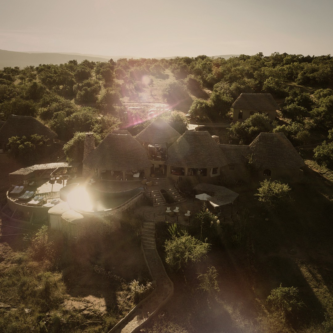 OlarroK's tweet photo. Retreat to your private lodge overlooking the beauty of Maasai Mara.
#privateconservancy #luxurysafari #safarikenya #travelafrica #wildlifeafrica #africansafari #safarilodge #maasaimara #kenya #adventure https://t.co/cobTG0TKL3