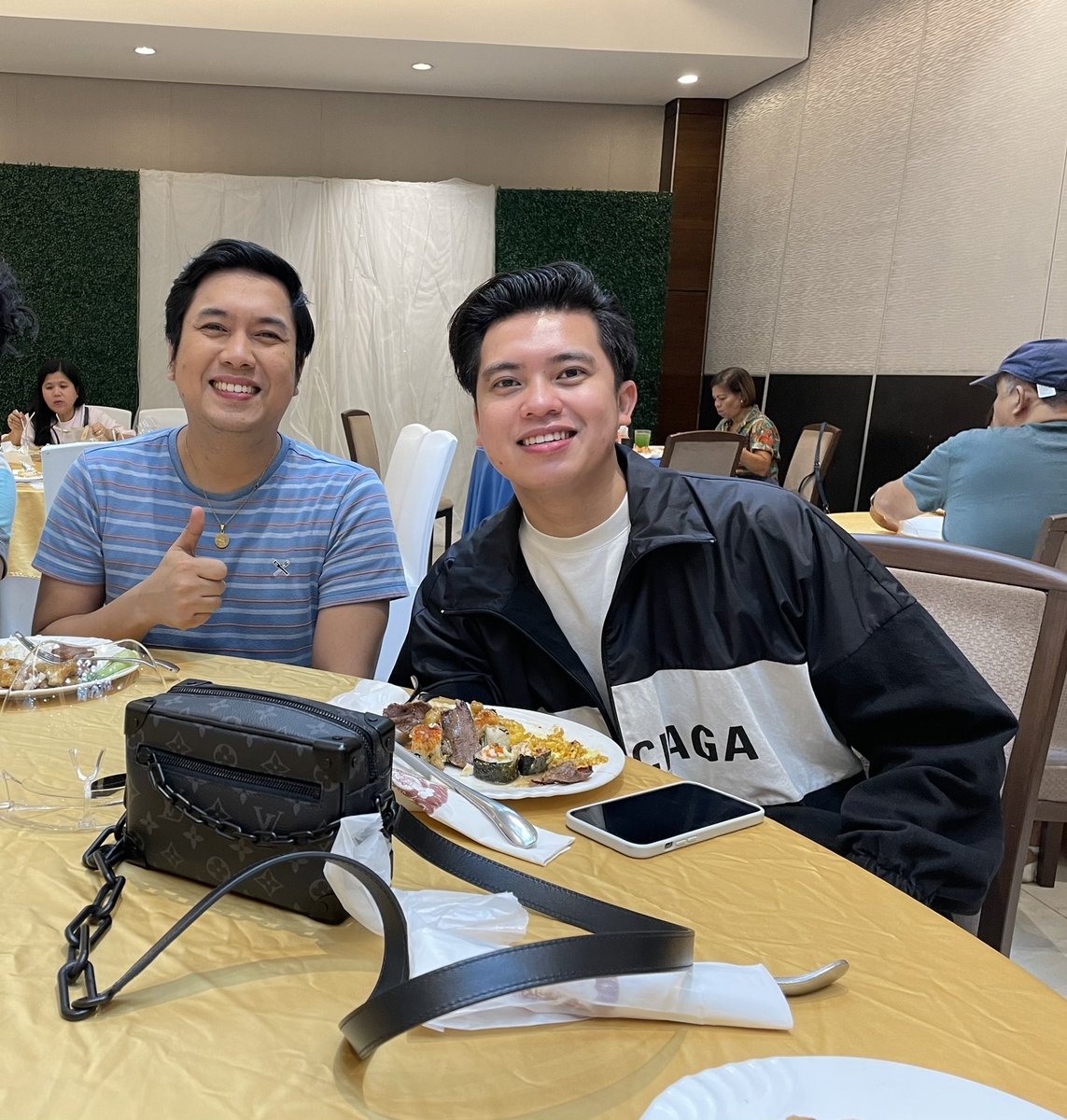 LegaspiEricson's tweet photo. It's good to see you, mayor @kimpoyfeliciano 👊🏻 https://t.co/S1ejMZkGWF