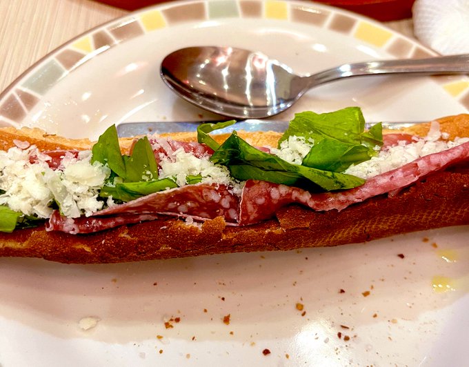 やりたがりなのでサイゼに来た 