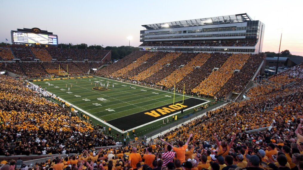 Grateful to receive an offer from the University of Iowa! @HawkeyeFootball @TylerBarnesIOWA