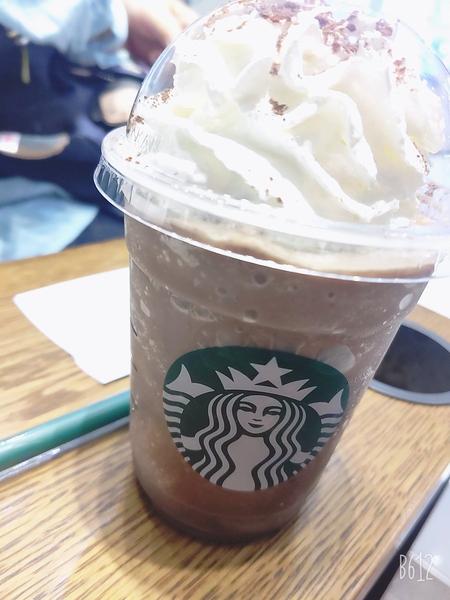 深紅 れぎゃ米 スタバ新作 チョコレートティーケーキフラペチーノ ༥ ウマウマ 深紅 れぎゃ米 スタバ新作 チョコレートティーケーキフラペチーノ ༥ ウマウマ