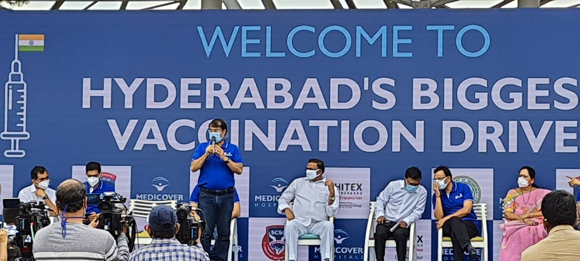 Very excited to share that India's Largest Single Venue Vaccination drive by SCSC, Cyb Police in collaboration with Medicover Hospitals is a thumping success. 30,000 people vaccinated till 1pm. 40,000 people registered! @KTRTRS @TelanganaDGP @SCSC_Cyberabad @jayesh_ranjan