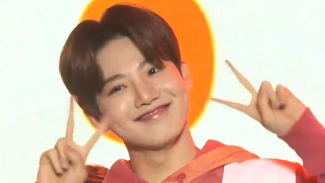 AllAboutJunkyu's tweet image. look at his proud face after winning 😆