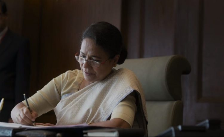 asheemtapadia's tweet photo. Two of the most useless characters of #Familyman2
1) #ChellamSir - who knows everything
2) #PMBasu - who knows nothing https://t.co/XiamRXatIH