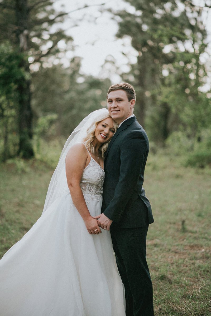 Kelly_Erwin_'s tweet photo. Screaming Happy Anniversary from 1,468 miles away! I love you, Case Erwin❣️ https://t.co/30CJRZBR3q