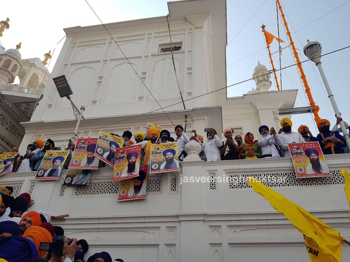 jasveermuktsar's tweet photo. On the occasion of the 37th anniversary of Ghallughara June 1984.
 Historical gathering of the Khalsa Panth at Sri Akal Takht Sahib.

 # NeverForget1984 https://t.co/RzkVb6ZRjY