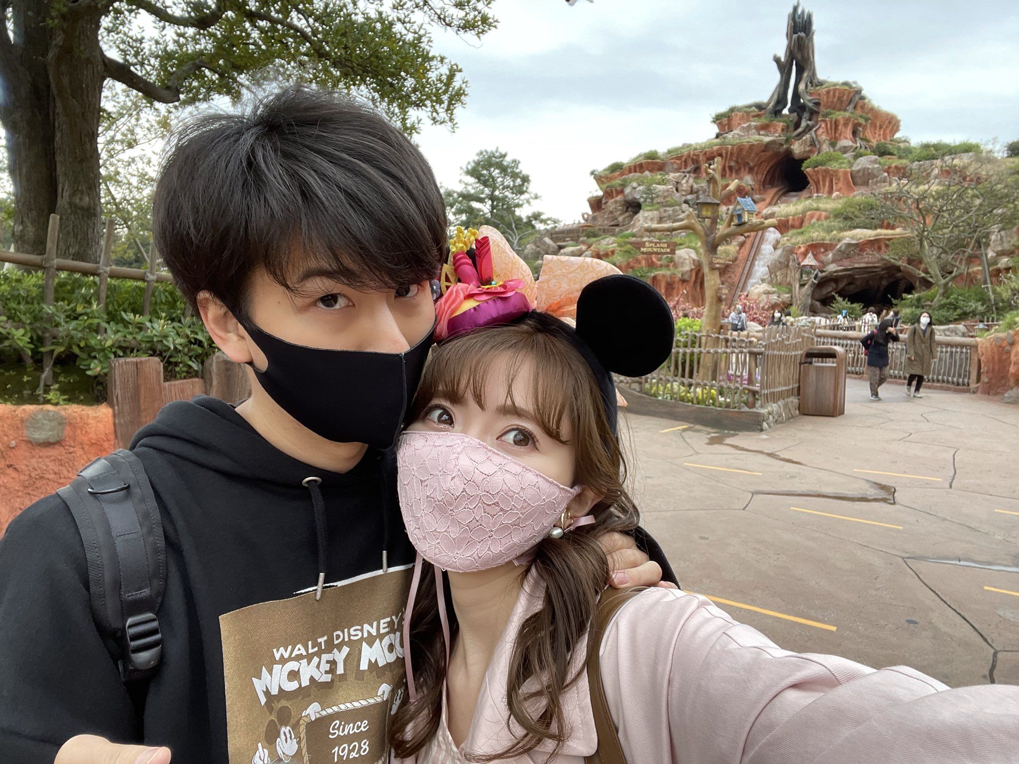 あいにゃん Twitter પર 推しのディズニーアイテム 可愛い写真があったからも理由に含まれます 笑 ダンボニット5 999円 4 198円 キャラ大集合ワンピ8 800円 5 280円 ヴィンテージ風ミキミニパーカー6 000円 3 600円 フリルパーカー6 600円 3 960円