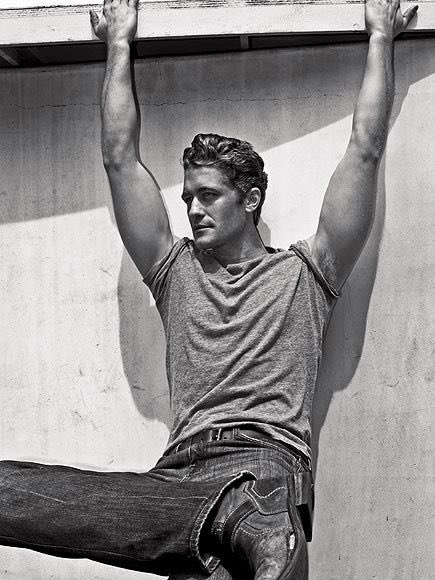 MILFSDAKOTA's tweet photo. @grimesbutpoor @Matt_Morrison imagine him logging onto twitter and seeing his face everywhere in his mentions https://t.co/UEMuQkCsKR