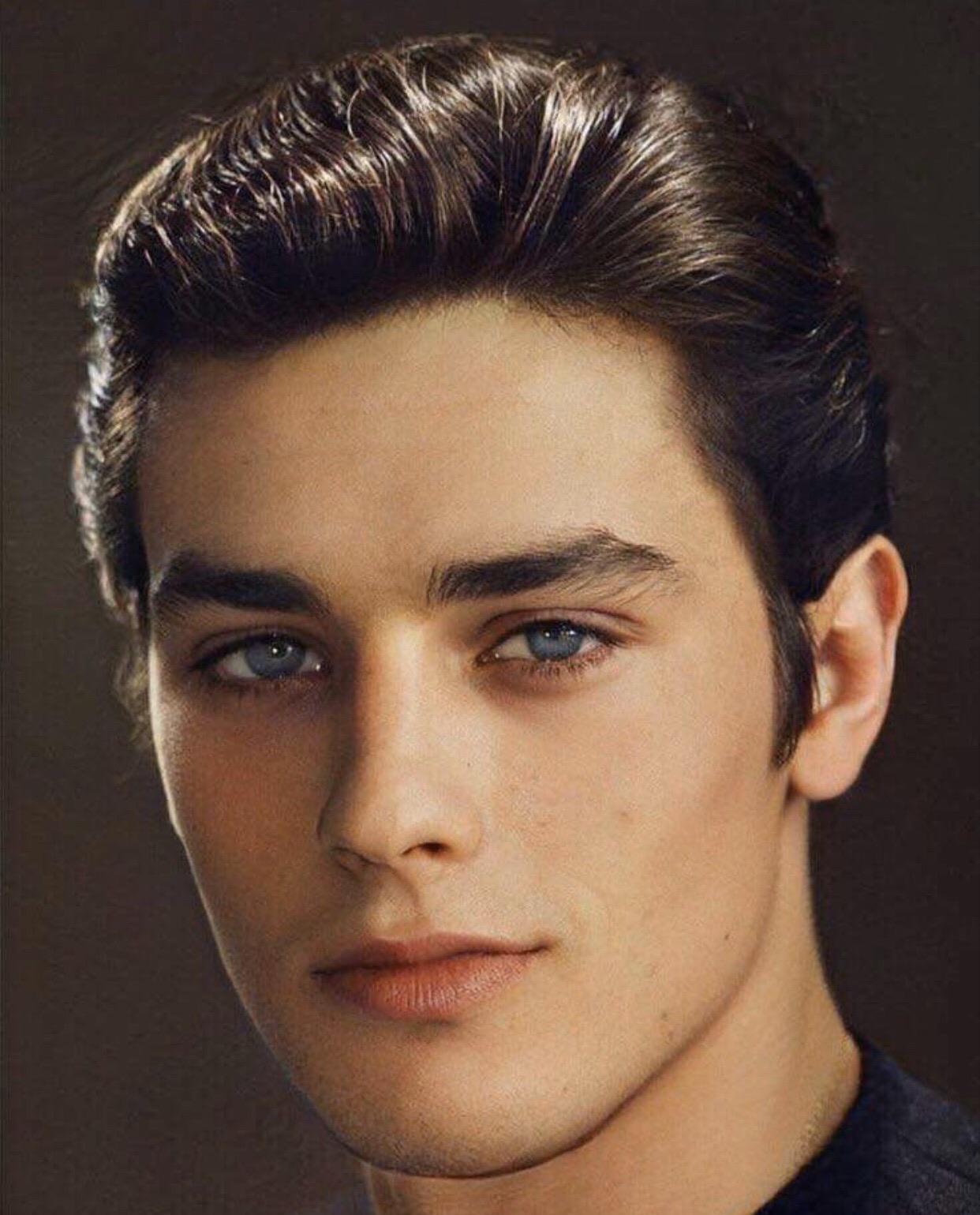 Malechritude on Twitter: "A young Alain Delon https://t.co/SLowLvz6TA" /  Twitter