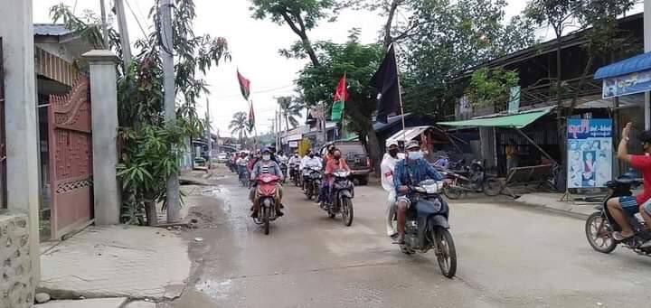 yesssliao's tweet photo. Photos from motorcycle pro-democracy strike in Lonekhin, Hpakant.  #WhatsHappeningInMyanmar #June6Coup https://t.co/kMrAlCEFF6