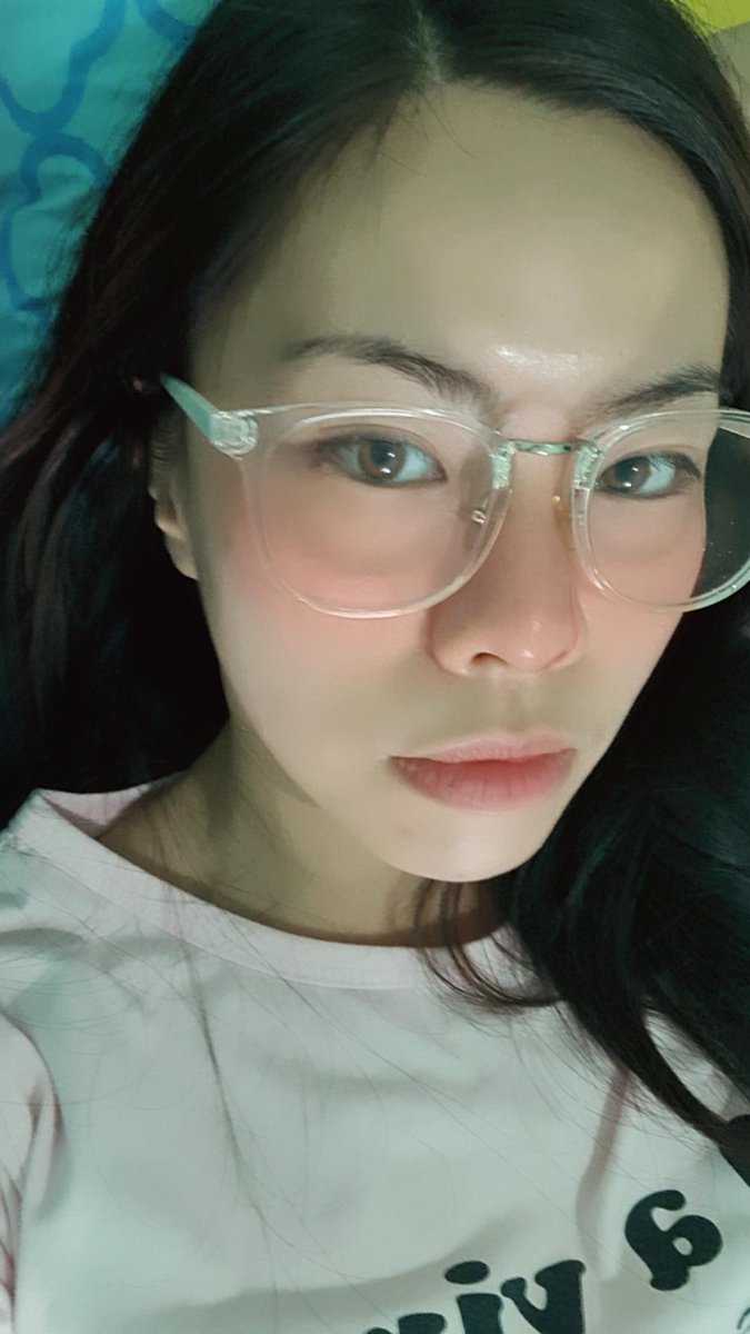 Sourcherie's tweet photo. Kenapa ya kok mau jadi cewe anggun, feminin, itu susah. Kayak ga pantes. 🤣 https://t.co/9ue4OJYRa2