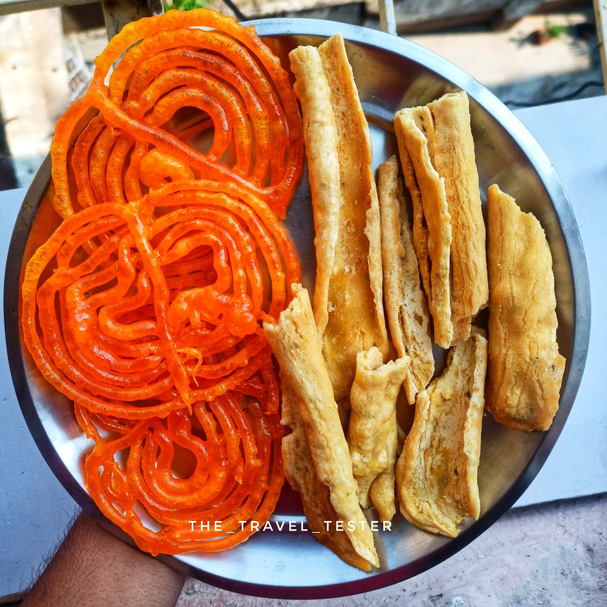 Sunday start with the best Combo❤️
Jalebi Fafda
#the_travel_tester
#jalebi #jalebifafda #sweettooth #sundaybrunch #sundaybrunch #kerela #bangalorestreetfood #kolkatablogger #kolkatastreets #calcuttadiaries #kolkata #f52gram #tastyfood #desikhana  #sweets #indiansweets #morning