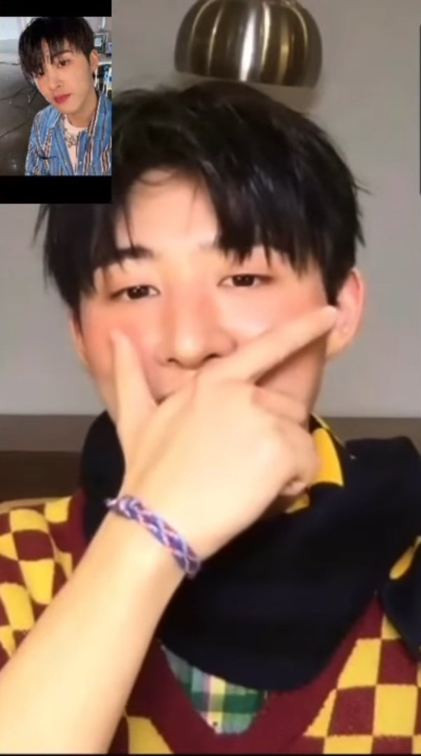hambeanss's tweet photo. oh my god i missed this pose!!! 😭😭 https://t.co/kbcyJFbXrg