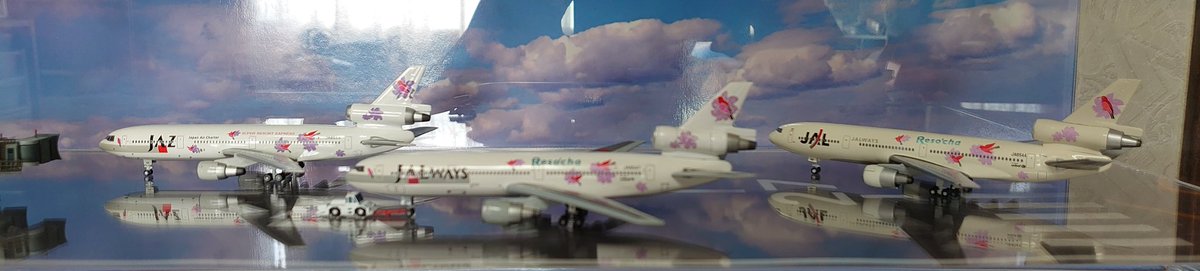 Q4whnB2wKK2hczZ's tweet photo. 続けて
今日の我が家の
#ジタク・オヘヤ空港 に到着したのは
#JAL #日本航空 のリゾート路線に
就航していた
#DC10 #リゾッチャです。
#JAZ #ジャパンエアチャーター
#JALWAYS
#JAL
の3機です。 https://t.co/5fJBqVoRRB
