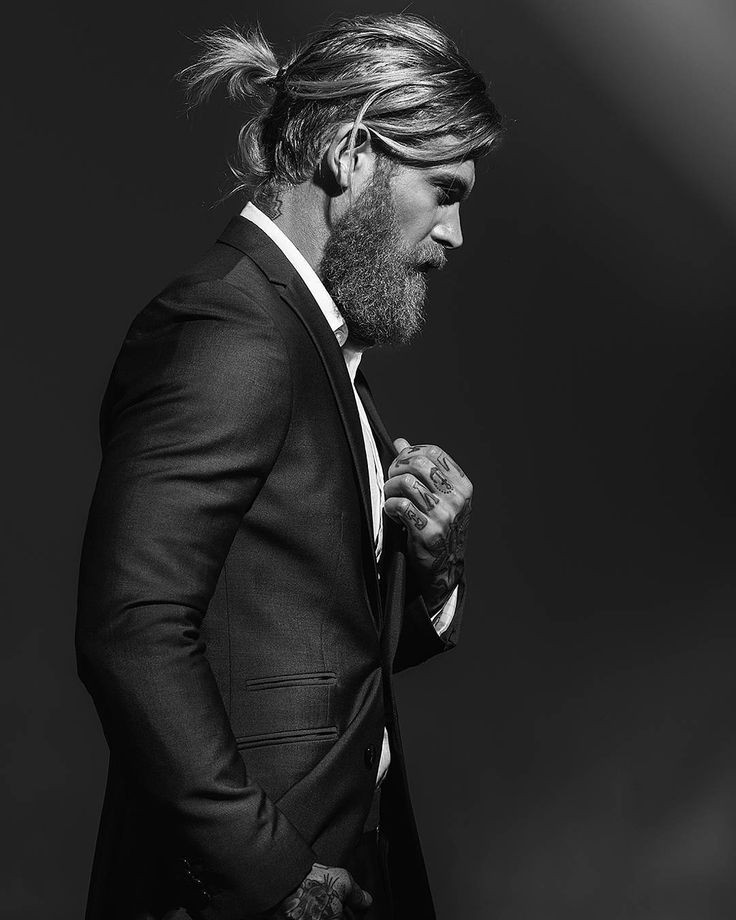 His eyes glanced around the room nervously. It wasn't a big event but one of importance. Eyes followed him every step he took to get closer to his cilent for the evening.