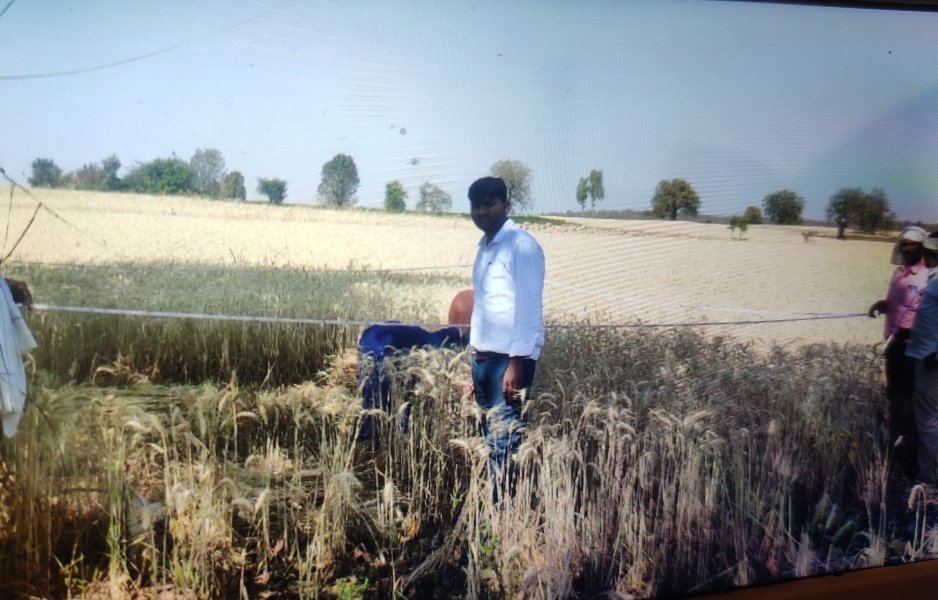 GopalGo66044747's tweet photo. पटवारियों द्वारा प्रत्येक तकनीकी कार्य चाहे सीमांकन हो या फिर PM,CM किसान,स्वामित्व जैसी बड़ी योजनाओं का क्रियान्वयन बिना ट्रेनिंग के तय समय सीमा में 24×7 कार्य करते हुए पूर्ण किया गया है
उसकी योग्यताओं को मत बांधिए
CPCT की अनिवार्यता समाप्त करिये।
#mppatwarisangh
@ChouhanShivraj https://t.co/MVI3nYIVtz