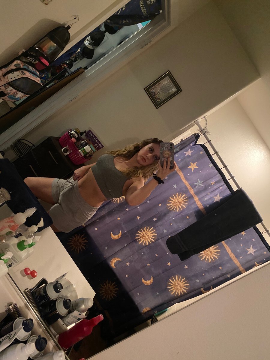 lilassadriana's tweet photo. I’m 3 pounds away from my first goal! I have lost a total of 7 pounds in a month 1/2. 🎉 #weightlossjourney #veryproudofmyself #fitfocus #healthyeating #itsokaytohaverestdays but on those gym days #giveitallyougot #whoohoo #motivation #yougotthis #igotthis #wereinittogether 😈🔥 https://t.co/isTI03MMk0