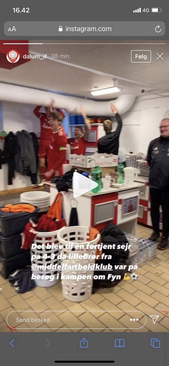 Small dick energien er til at tage og føle på. Et skoleeksempel på, hvordan man prøver at tale en rivalisering til eksistens. Den findes ikke. Den er i hvert fald ikke gensidig. Vi ænser jer ikke 🤷🏽