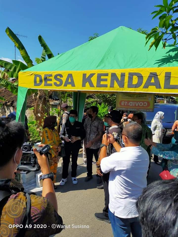#GusMenteriSambangDeso
Bentuk Support dan Apresiasi Gus Mentri Kpd Desa &amp; BUM Desa
#tppijatim
#tppilamongan
<a href="/jokowi/">Joko Widodo</a>
<a href="/halimiskandarnu/">ABDUL HALIM ISKANDAR</a>
@Kemendespdtt
<a href="/ditjenpdp/">Ditjen PDP Kemendes PDT</a>
<a href="/malik_haramain/">malikharamain</a>
<a href="/imansyukri/">Iman Sukri</a>
<a href="/taufikmadjid71/">IG : taufik.madjid</a>
@yusradaridesa
<a href="/azzameldzikrie/">#SantriIndonesia</a>
<a href="/tppkemendes/">TPP KEMENDES</a>
<a href="/BerandadesaID/">#KangenDesa</a>
<a href="/DewantoAndry/">Andry dewanto Ahmad</a>