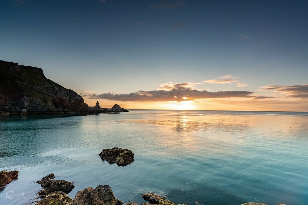 markchampmedia's tweet photo. Anstey's Cove from a while ago, must go back here soon for another sunrise.
-
-
-
-
#water #thisissouthdevon #sea #cove #torquay #torbay #devon #igdaily #rocks #sunrise #calm #morning #devonlifemag #bbcradiodevon #bbcdevon #swphoto #blue #colours #clouds #nikon #d800 #nikondโฆ https://t.co/NuebAmw5ue