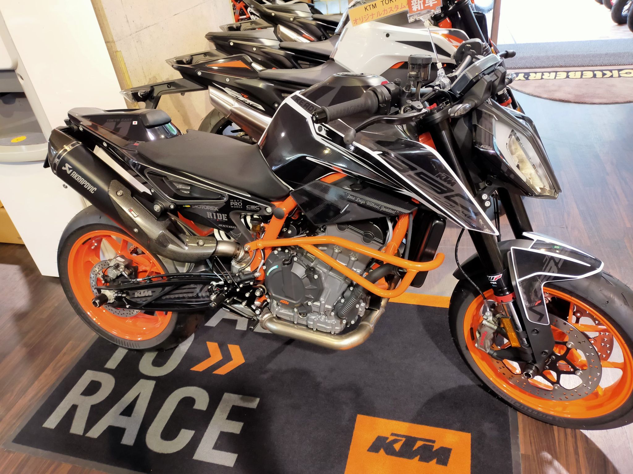 KTMパワーパーツ　ウインドシールド　890DUKE KTM デューク用ウインドスクリーンならWRS | バイク用スクリーン