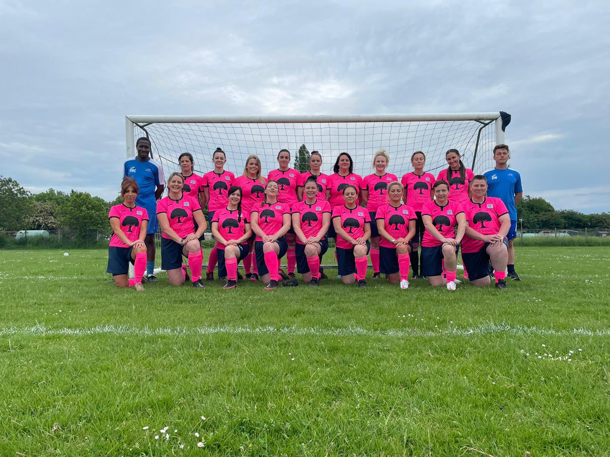 FootballThrough's tweet photo. Thank you to @OakwoodEstates for your sponsorship. Thank you to @SandgateFC for allowing us to host our first ever ladies game. A fun day for all https://t.co/yOLzfqAza3