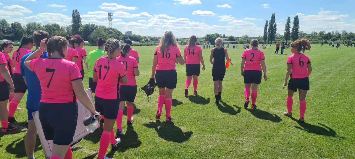 FootballThrough's tweet photo. Thank you to @OakwoodEstates for your sponsorship. Thank you to @SandgateFC for allowing us to host our first ever ladies game. A fun day for all https://t.co/yOLzfqAza3
