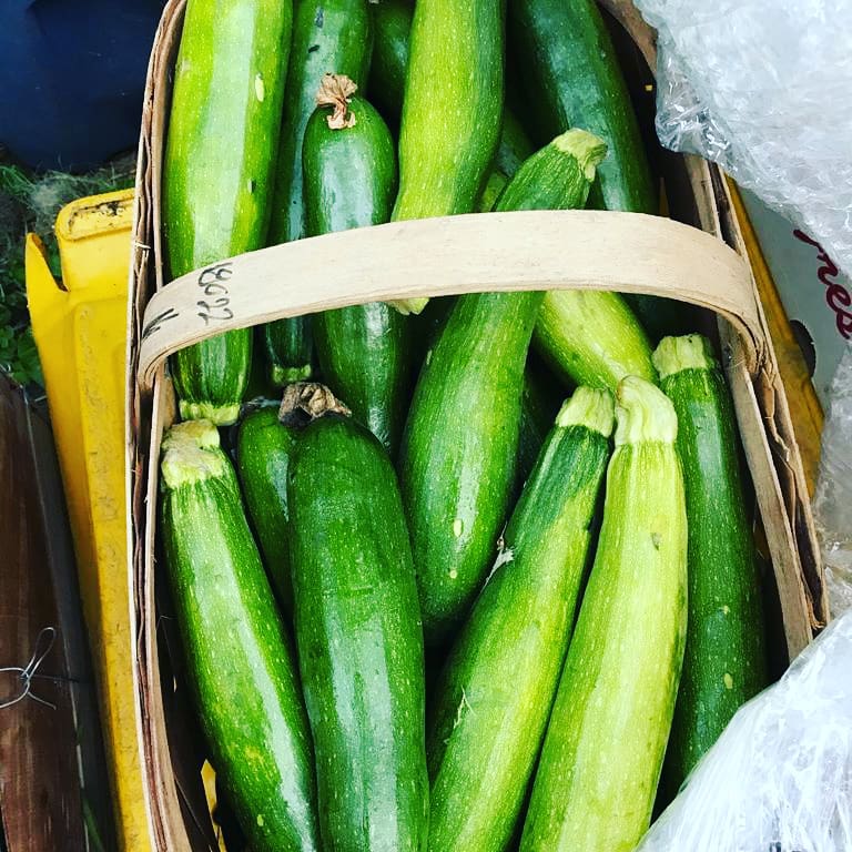 Ward3MutualAid's tweet photo. Please RT: Don't forget! Ward 3 Pantry today and every Sun from 1-4pm at 4225 Connecticut Ave NW. Come get some fresh produce and cleaning supplies for your neighbors #dmvmutualaid #caringforourneighbors #ward3pantry @dmv_mutualaid @SanctuaryDMV @ward2mutualaid @DCW4MutualAid https://t.co/VkpD04m3X1