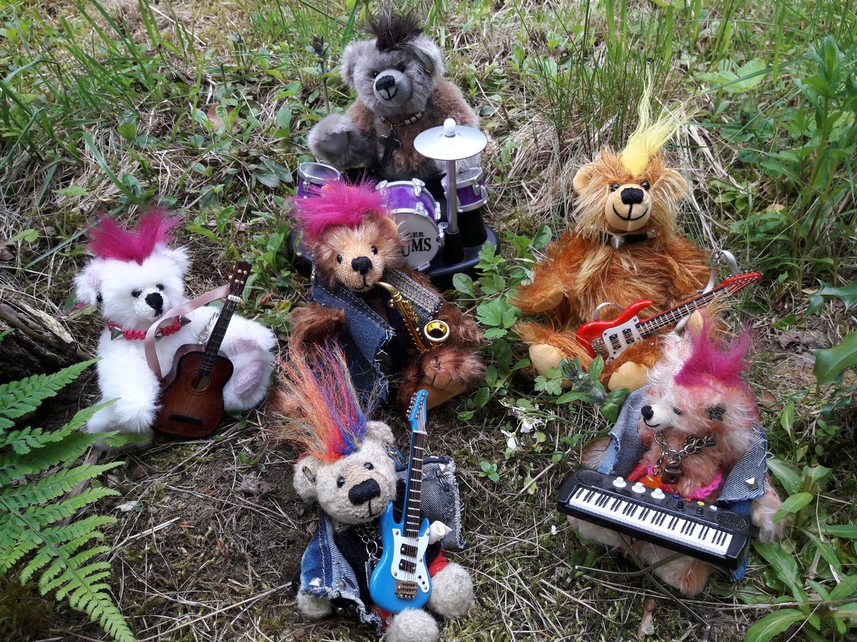 (((B.and the Bears))) 🌈💉 tweet media